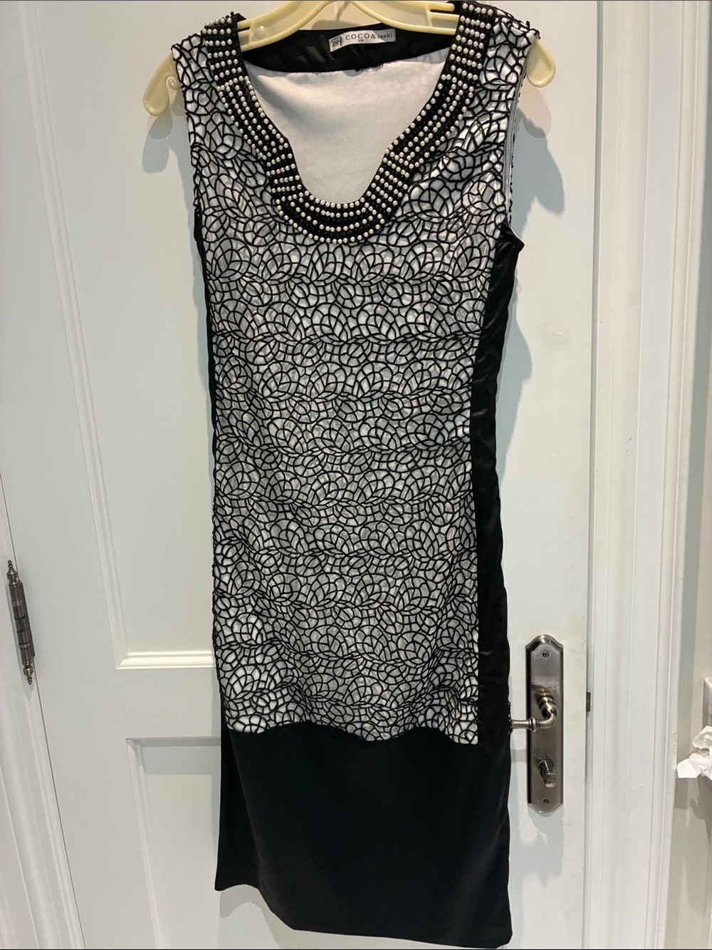 Coco & Tashi Black & White Lace Beaded Cockail Dress Small 👵MT